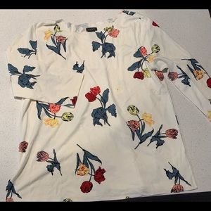 Ann Taylor Factory - Size Large - Scallop Neck Floral Shirt - NWT